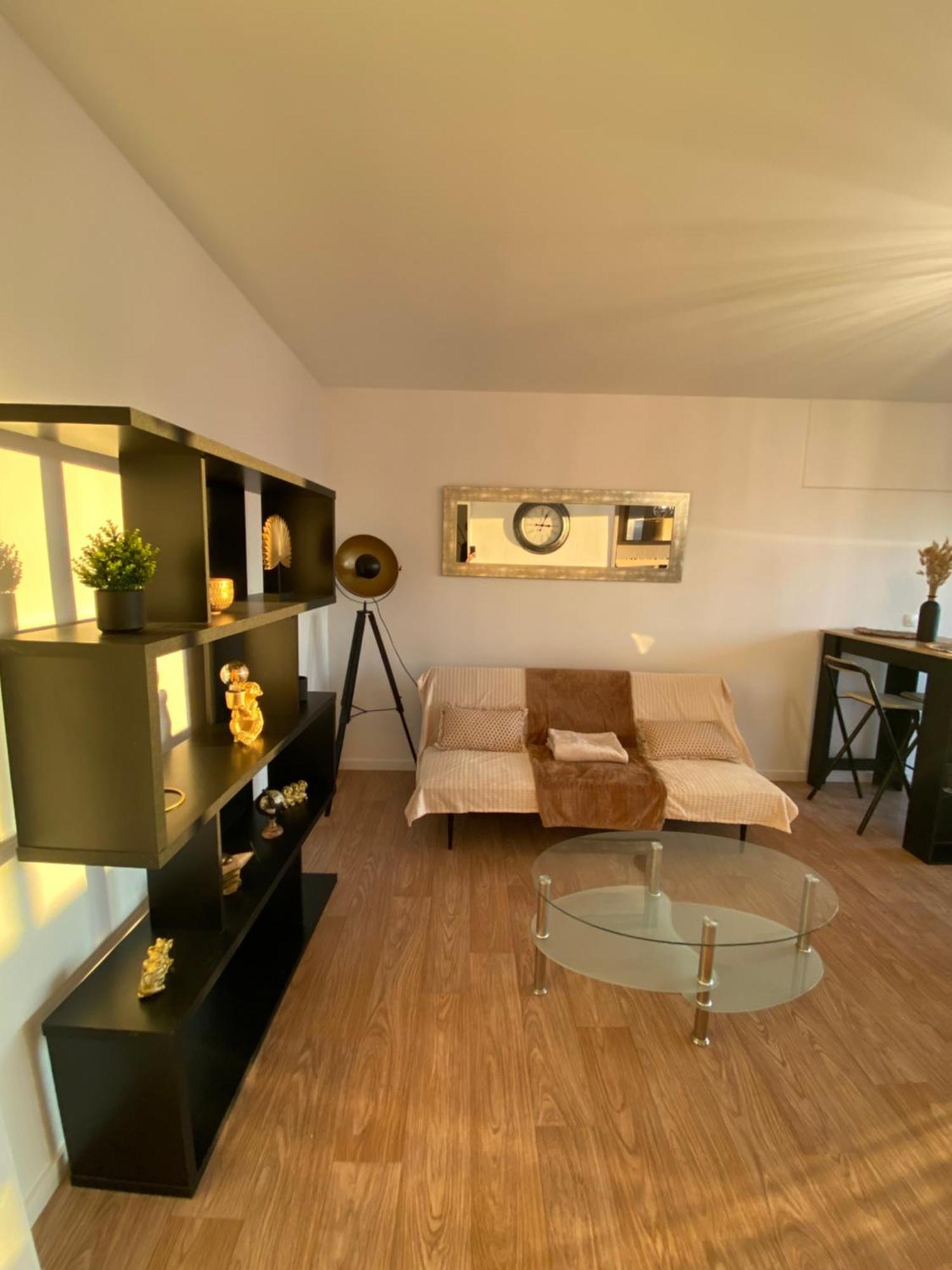 Appartement Spacieux - 10' Gare Angers Esterno foto