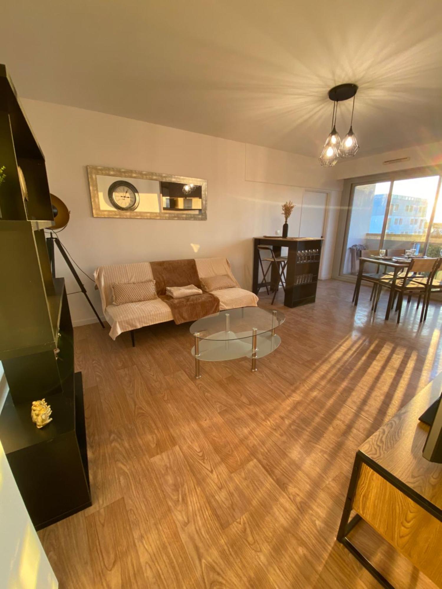 Appartement Spacieux - 10' Gare Angers Esterno foto