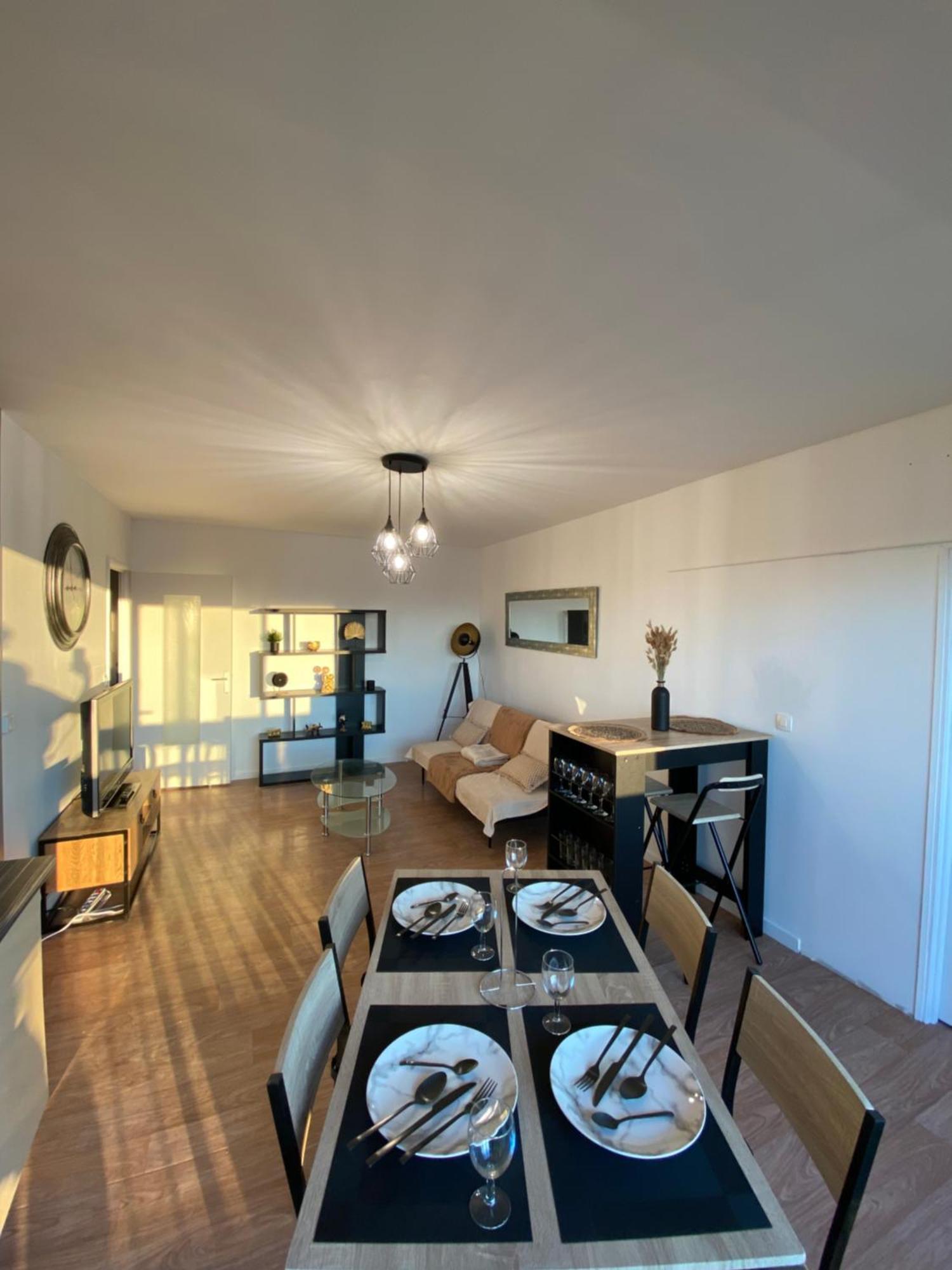 Appartement Spacieux - 10' Gare Angers Esterno foto